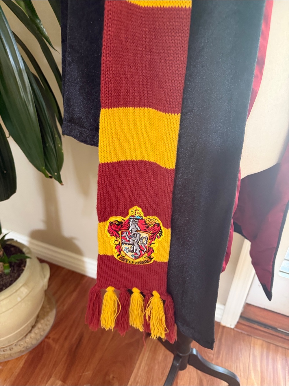 Gryffindor-Inspired Red and Gold Kids Costume Cape with Scarf, Tie,glasse-S 5/6 - Picture 7 of 9